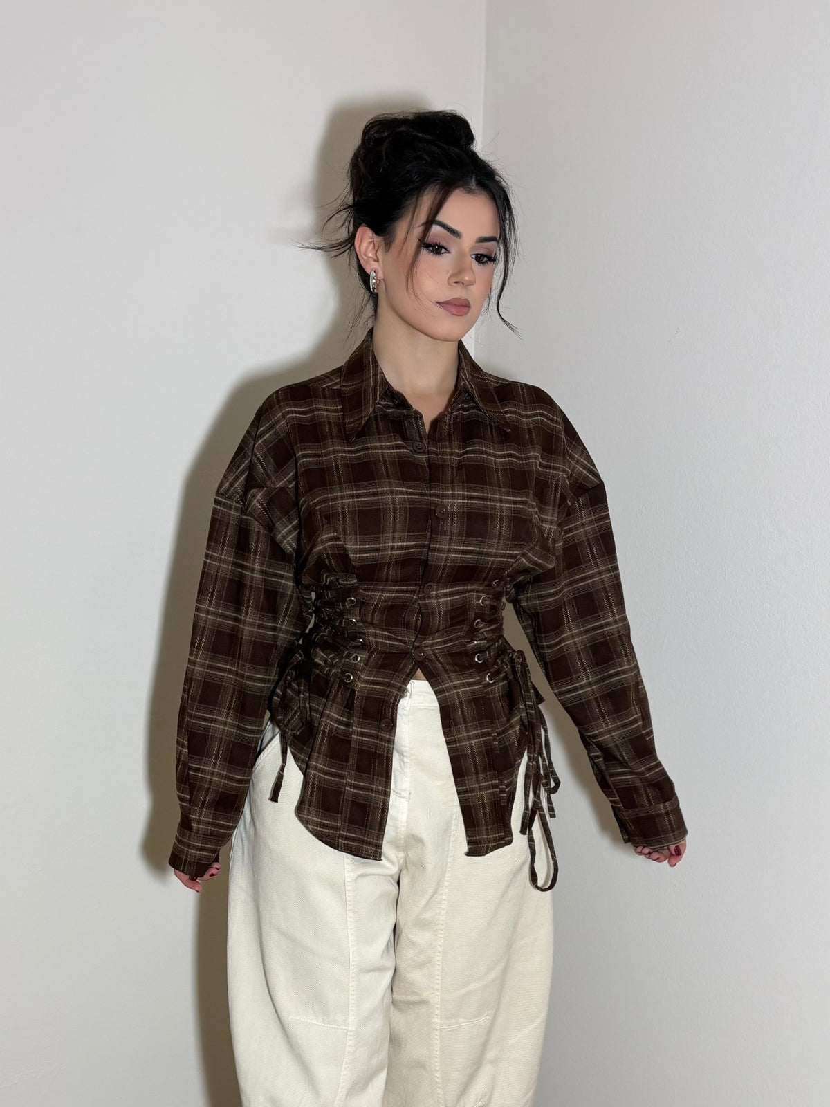 Camicia a quadri con stringhe