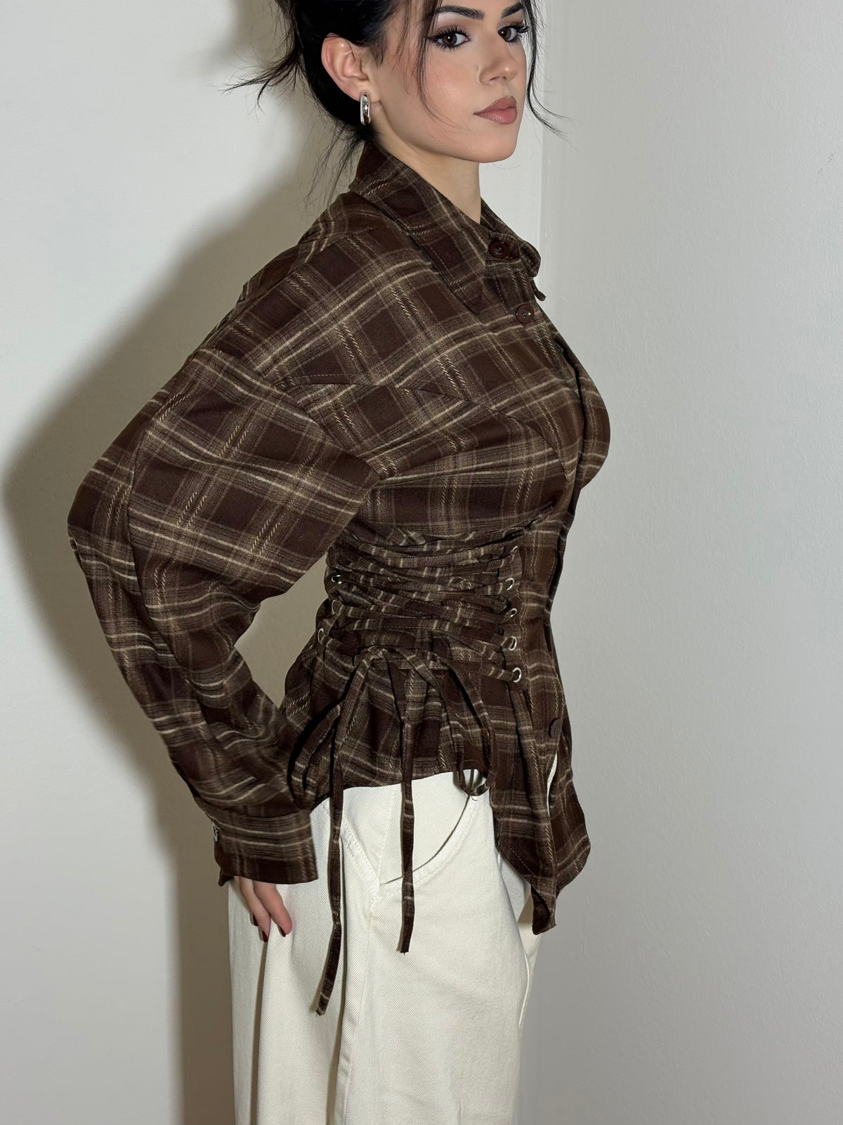 Camicia a quadri con stringhe